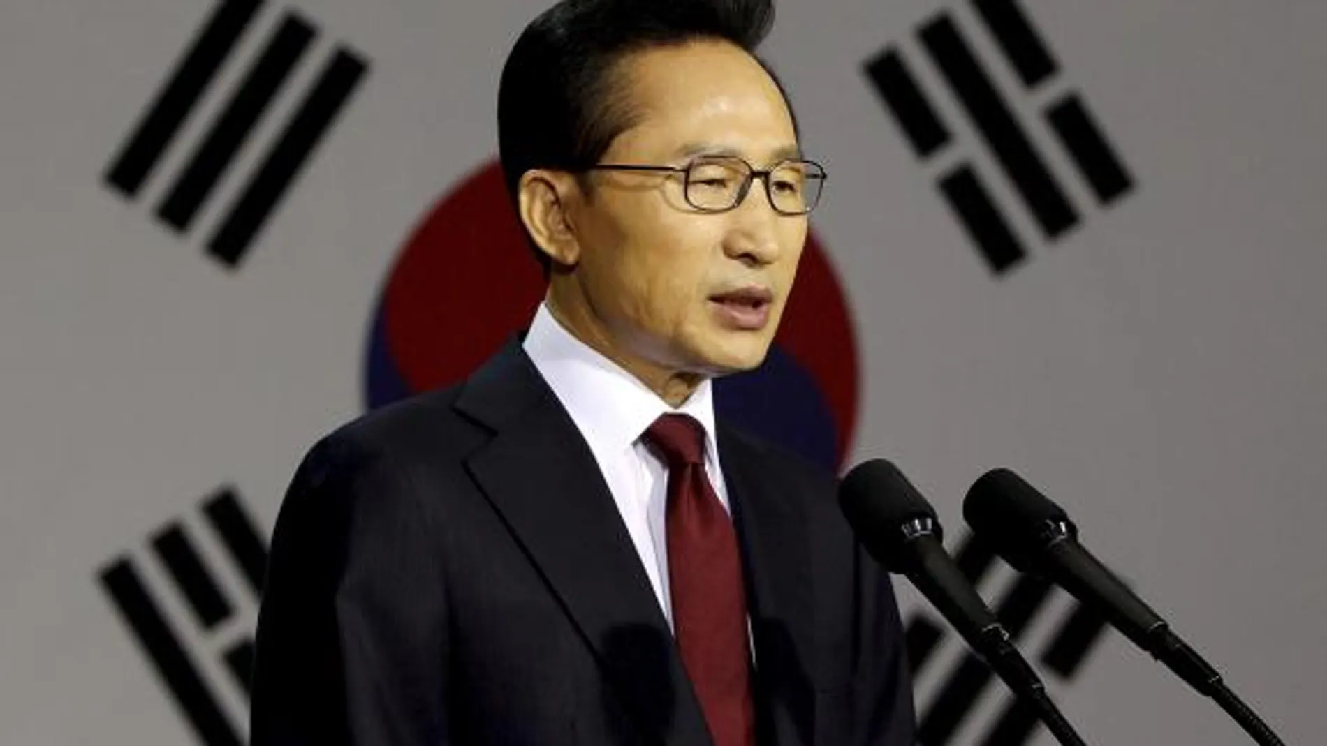 El presidente surcoreano anuncia el bloqueo del comercio con Corea del Norte
