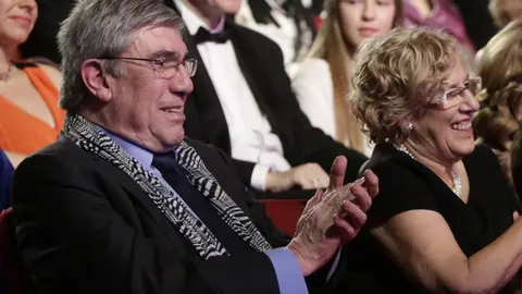 Manuela Carmena y su, Eduardo Leira, en la entrega de los Goya