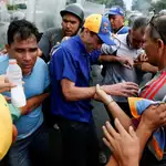  La policía chavista revienta una manifestación de la oposición