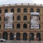 La plaza de toros de Valencia se engalana para las Fallas