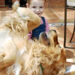 Ron, que es una mascota «superfamiliar», juega a menudo con el sobrino de sus dueños