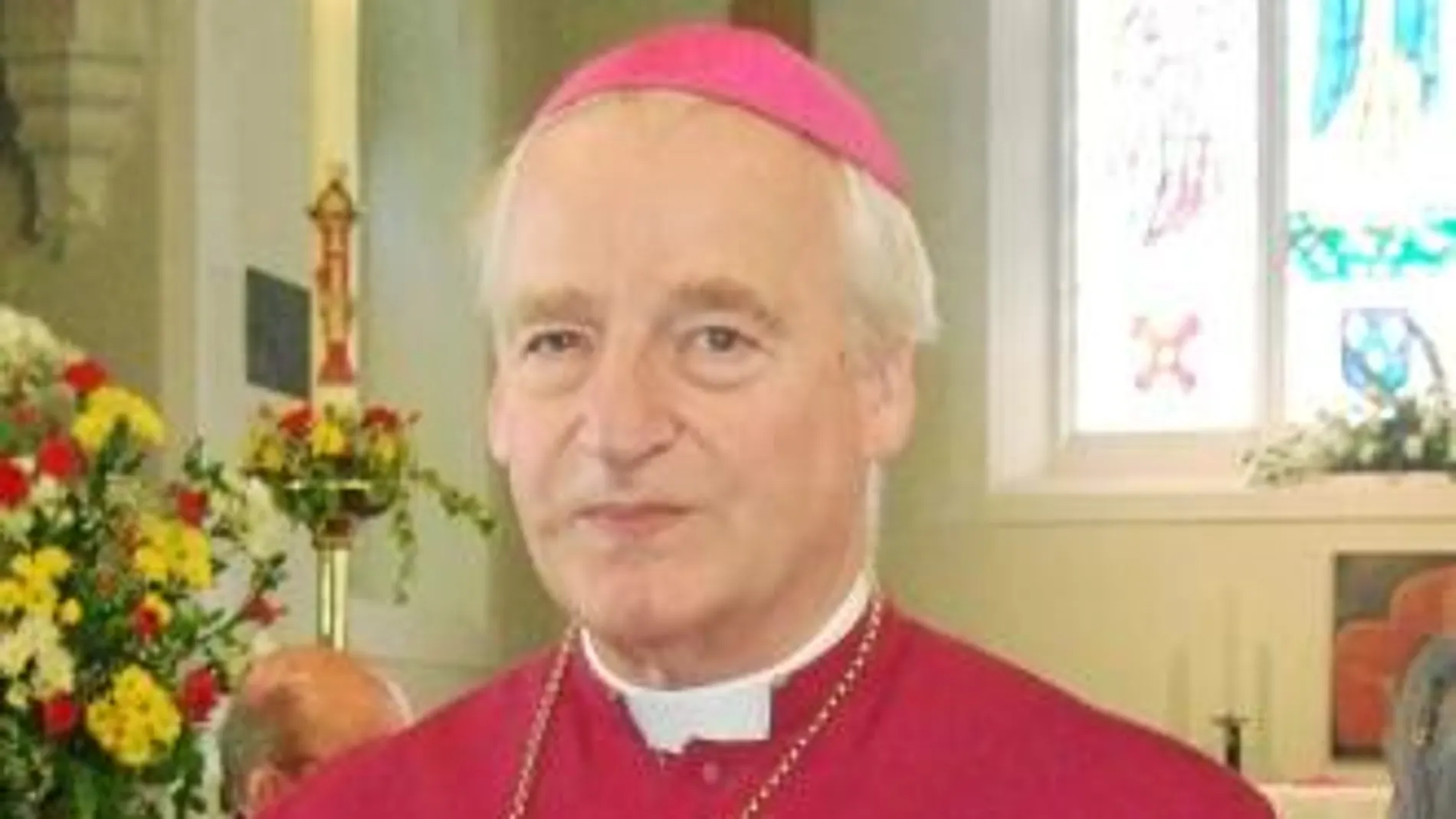 De obispo anglicano a laico católico «pero con la Iglesia»