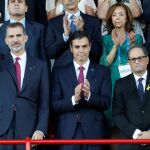 El Rey Felipe VI junto al presidente del Gobierno Pedro Sánchez (c), y el presidente de la Generalitat Quim Torra (d), durante la inauguración de los XVIII Juegos Mediterráneos / Efe