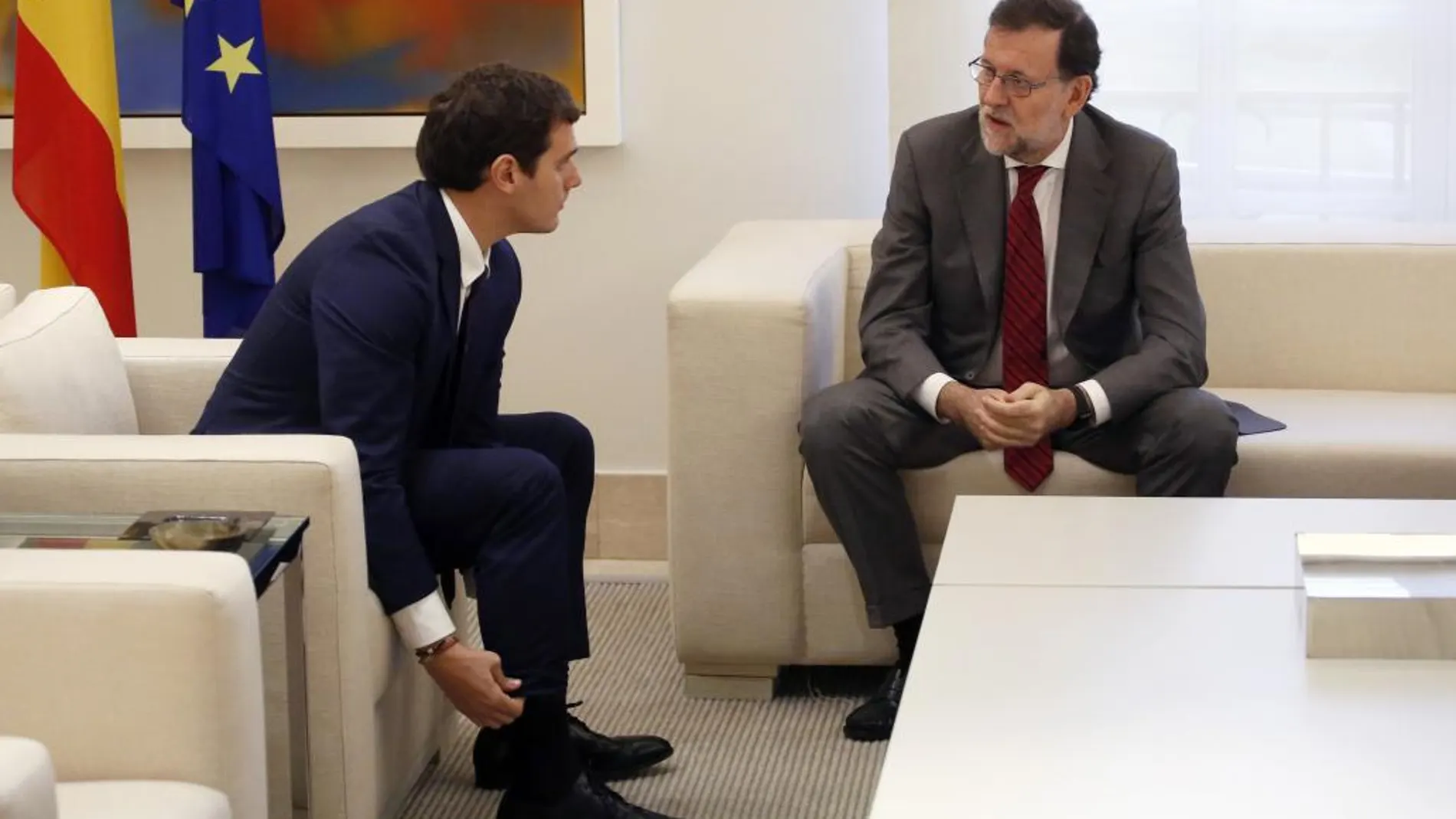 Rajoy presiona a Sánchez con un diálogo «sin límite» por España