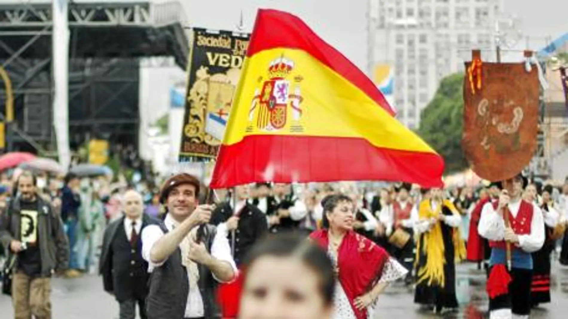Los españoles residentes en Argentina también participan en las fiestas de la independencia