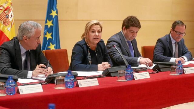 Rosa Valdeón preside el Consejo de Políticas Demográficas junto al viceconsejero de Empleo, Mariano Gredilla