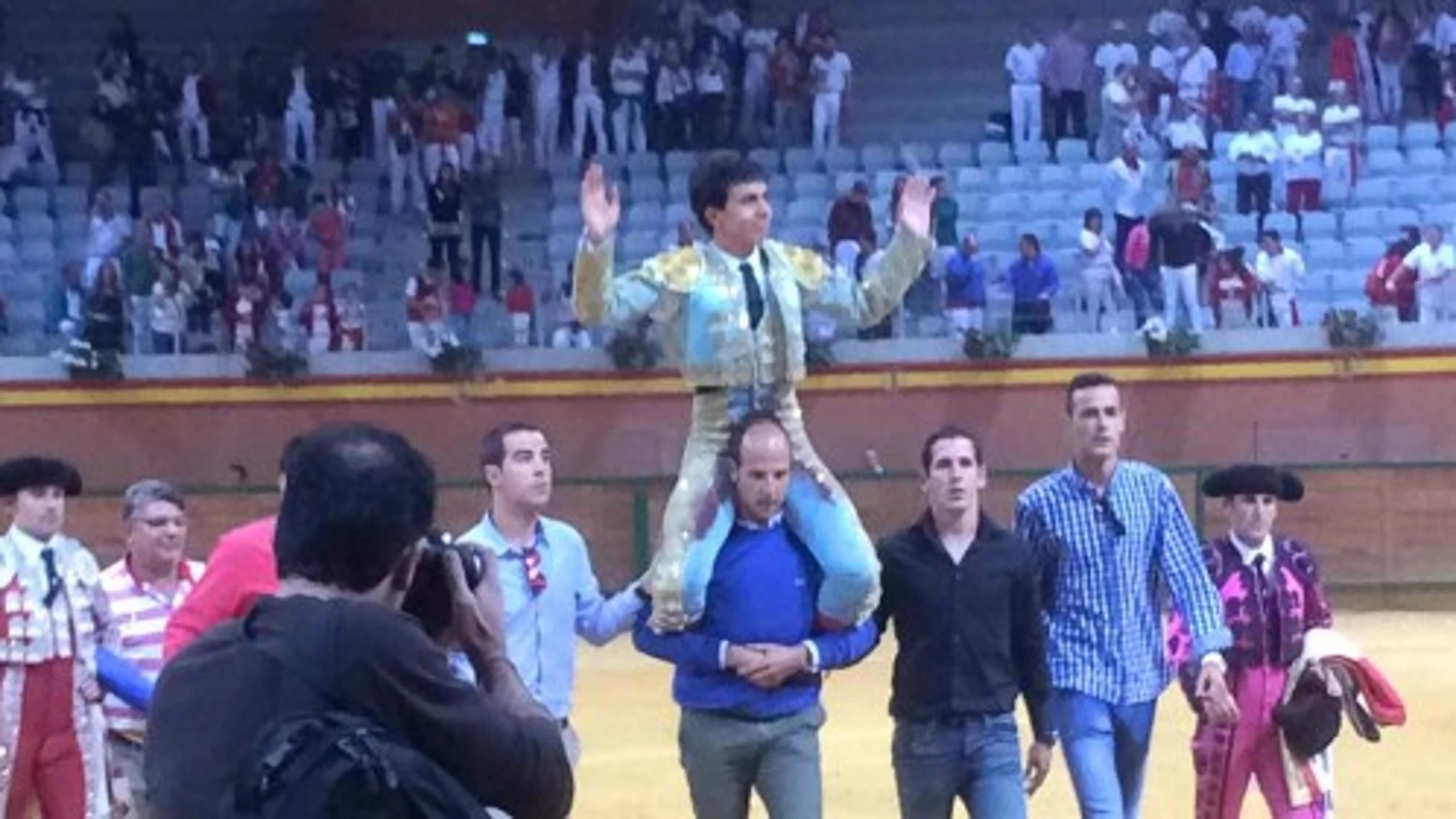Juan de Castilla sale a hombros del Arnedo Arena