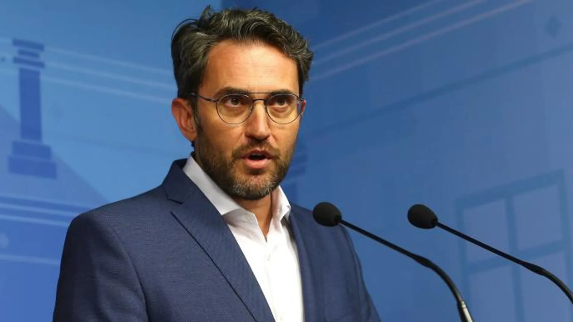 El ministro de Cultura, Máxim Huerta, anuncia su dimisión durante su comparecencia esta tarde en la sede del ministerio. EFE/Rodrigo Jiménez