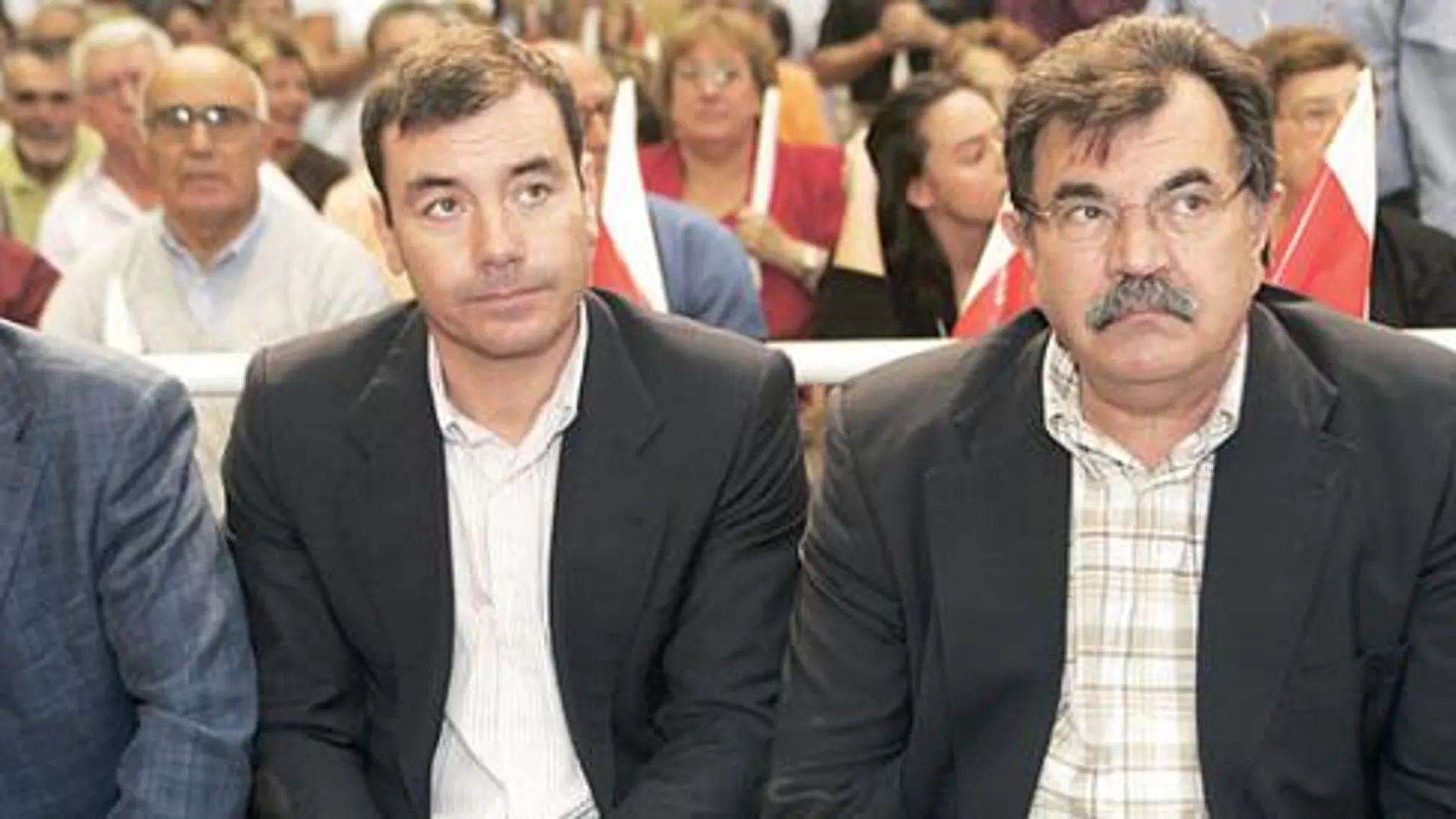 Tomás Gómez junto al ex alcalde de Leganés, y diputado en la Asamblea José Luis Pérez Ráez