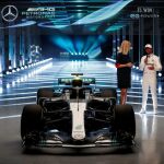 El campeón británico Lewis Hamilton y director ejecutivo de Mercedes, Toto Wolff