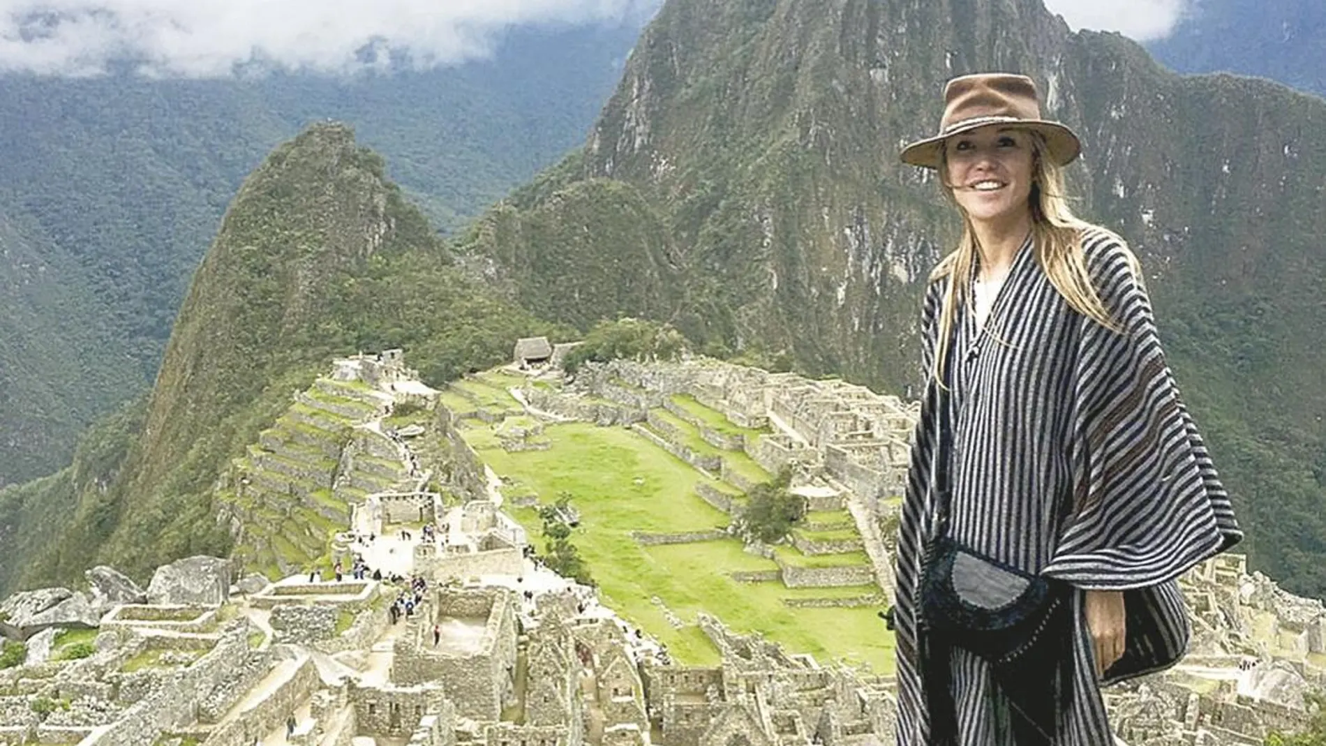 En un viaje a Perú no puede faltar la visita a Machu Picchu, y como se ve en la imagen, ella tampoco lo olvidó