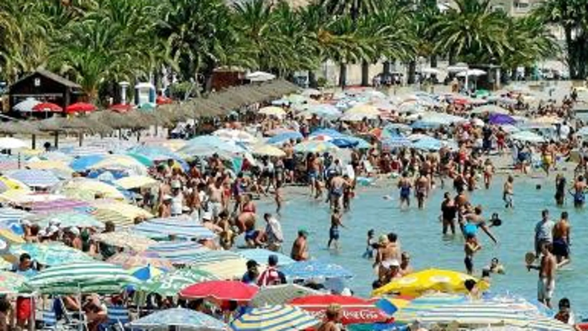 Una de las playas de la Región que mayor afluencia de turistas registra