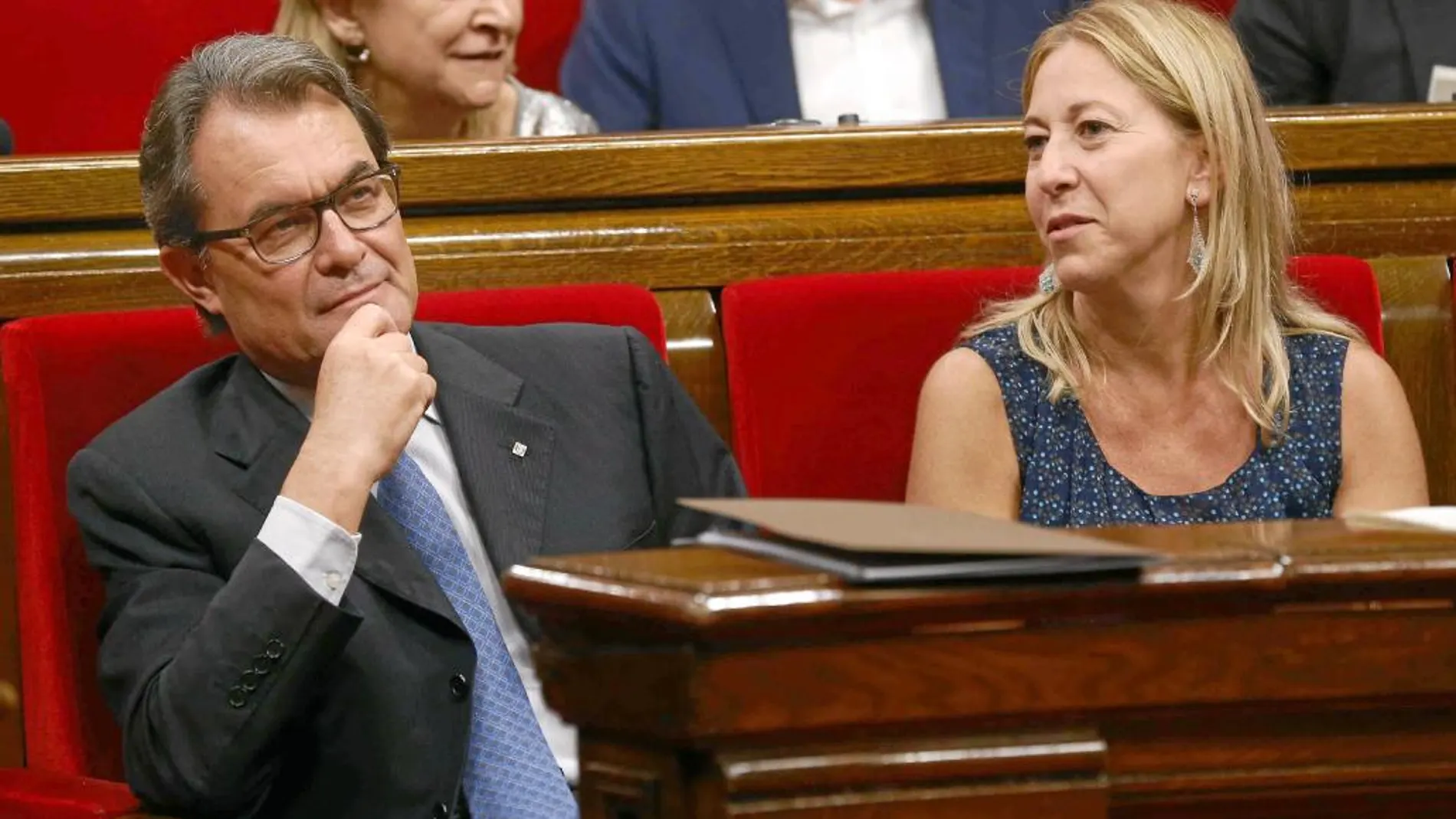 Artur Mas compareció en el Parlament para explicar la remodelación de su Gobierno tras romper con Unió