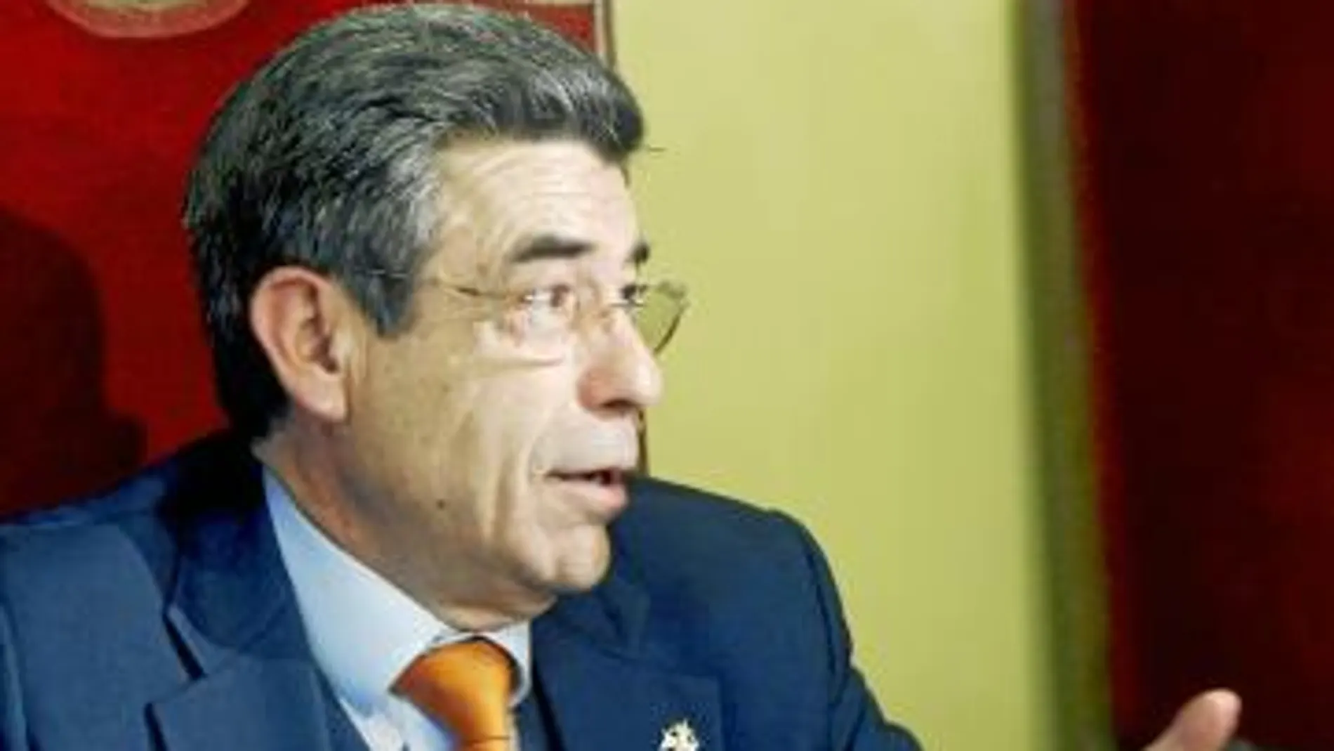 Juan Luis de la Rúa, actual presidente, no opta a la reelección