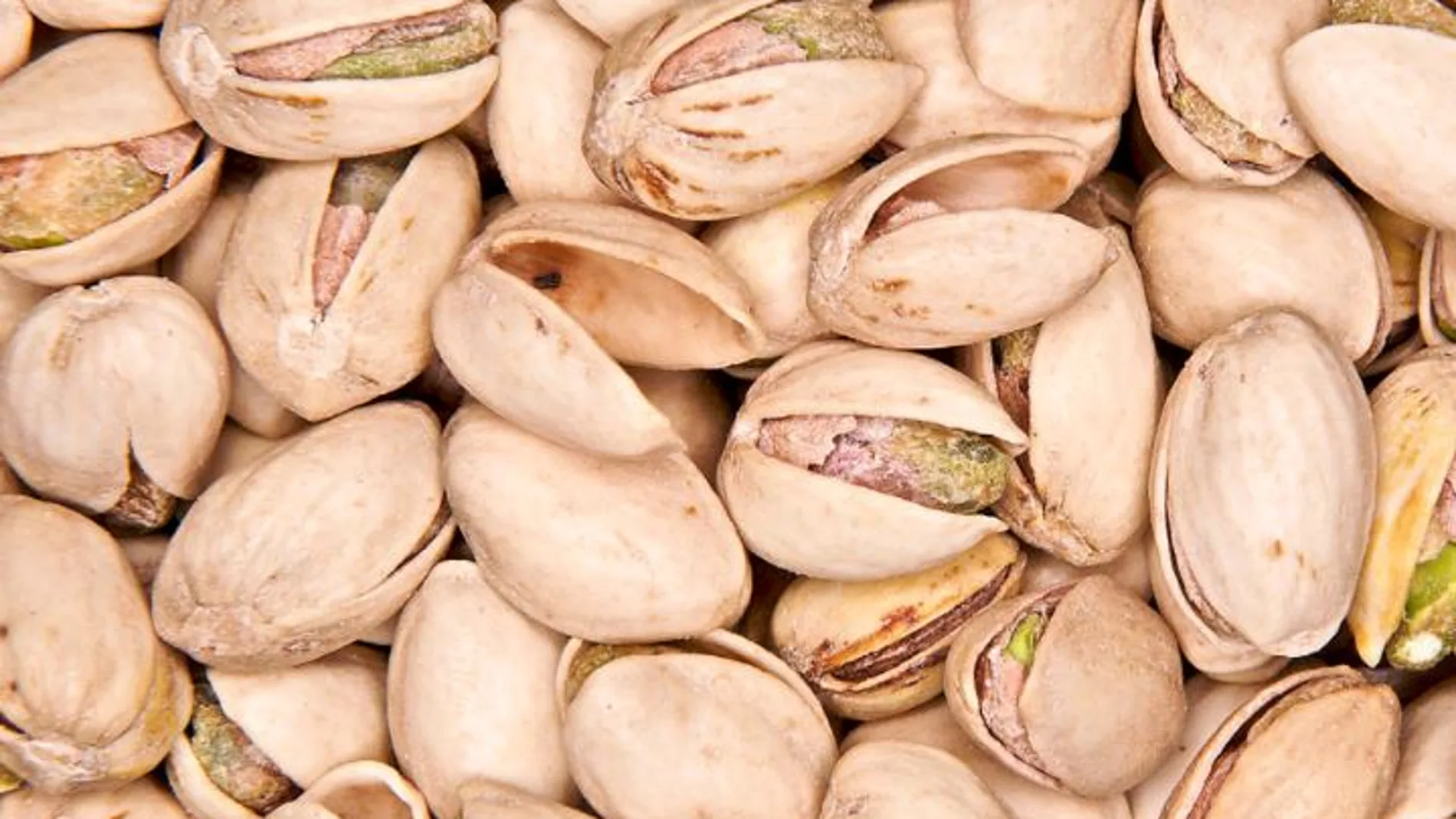 El consumo de unos 50 pistachos ayuda a lucir una piel radiante por su riqueza en vitaminas y minerales