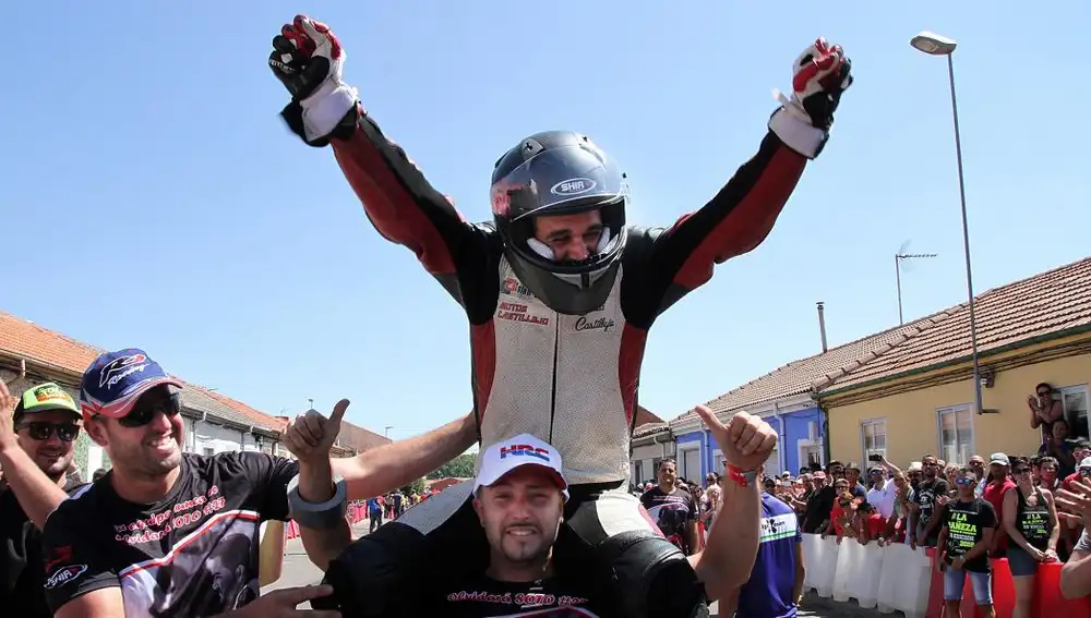 Antonio Castillejo es el ganador de la 59ª edición del Gran Premio de Velocidad Ciudad de La Bañeza en la modalidad 125 c.c./Moto 3