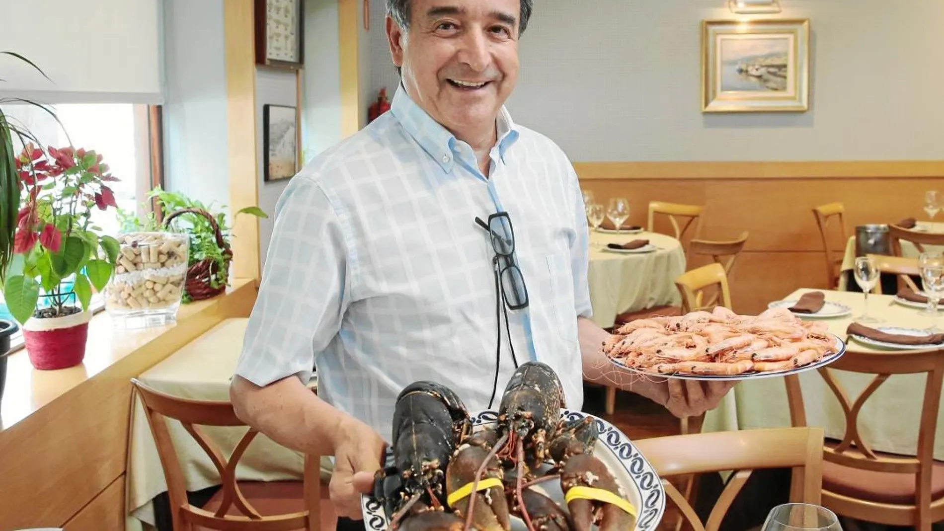 Camilo Paredes es el alma máter del restaurante madrileño Burela, donde el comensal tiene a su alcance la mejor materia prima / Gonzalo Pérez