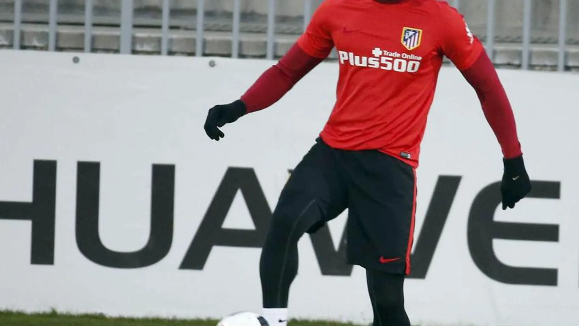 Jackson Martínez durante un entrenamiento con el Atlético