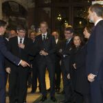 El rey Felipe VI, durante la inauguración del MWC el pasado año 2017, junto a Carles Puigdemont. EFE/Marta Pérez