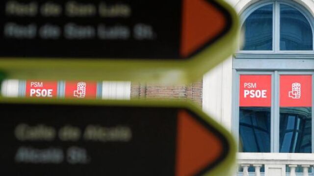 La crisis por las candidaturas ha distanciado en las últimas semanas a los socialistas de Ferraz y a los de Callao