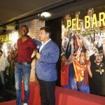 El ex presidente y precandidato a las elecciones al Barcelona, Joan Laporta (d), y el exjugador culé Éric Abidal