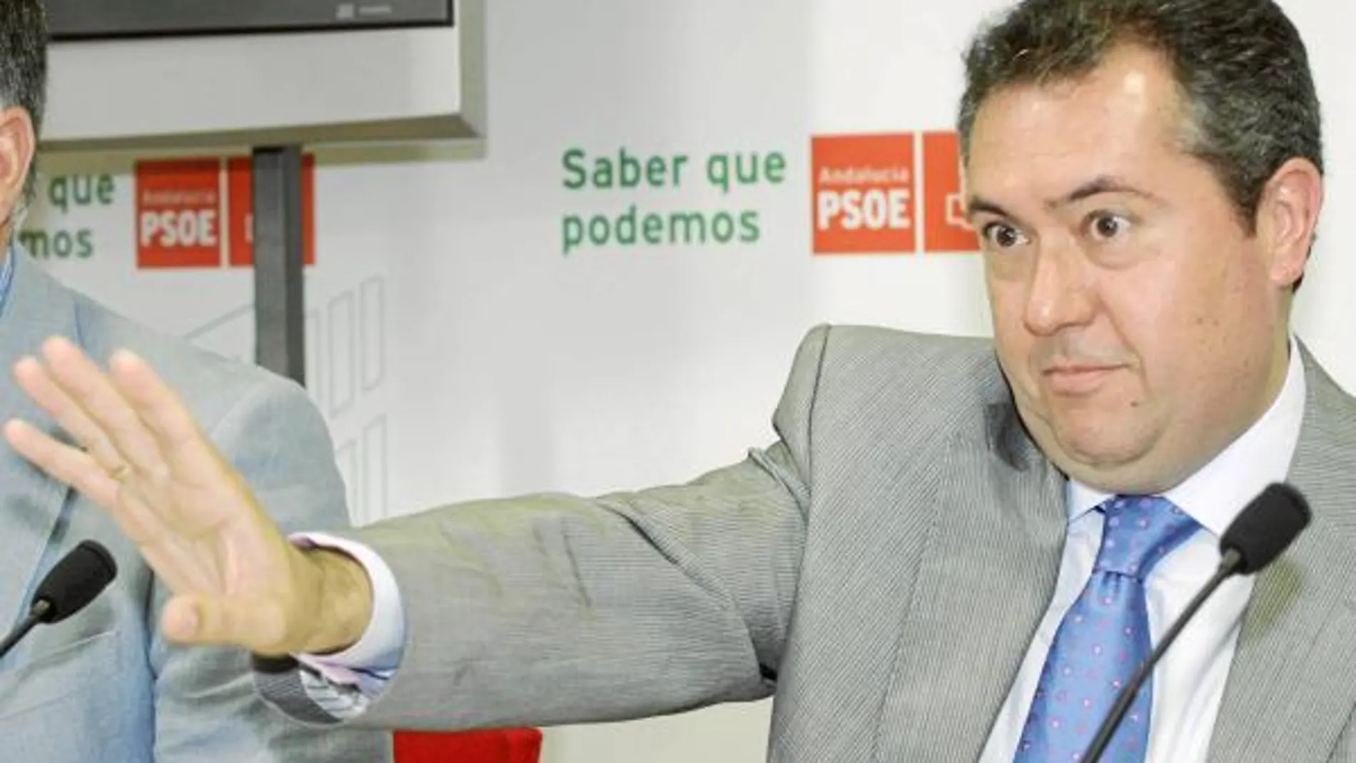 Juan Espadas se aleja de «quienes sólo buscan culpables», en referencia al PP y Zoido