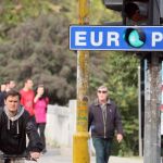 Albaneses y bosnios puedan entrar a la UE sin visado