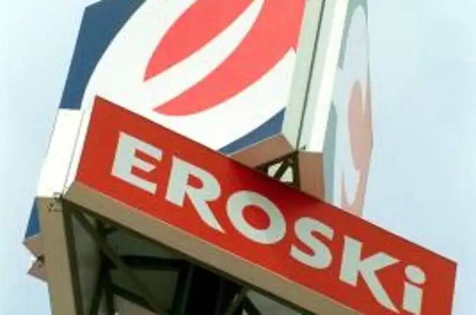 Eroski entra en el negocio financiero puro y ofrece sacar dinero en las cajas de los súper