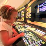 La Ciudad de las Artes de Valencia invita a todo los fans de «Star Trek» a descubrir cada uno de los detalles y secretos de la saga, en una exposición con piezas originales y réplicas