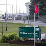 Vista general de la entrada al Complejo Nacional de Seguridad Y-12, que enriquece y almacena uranio para las armas nucleares estadounidenses, en Oak Ridge, Tennessee