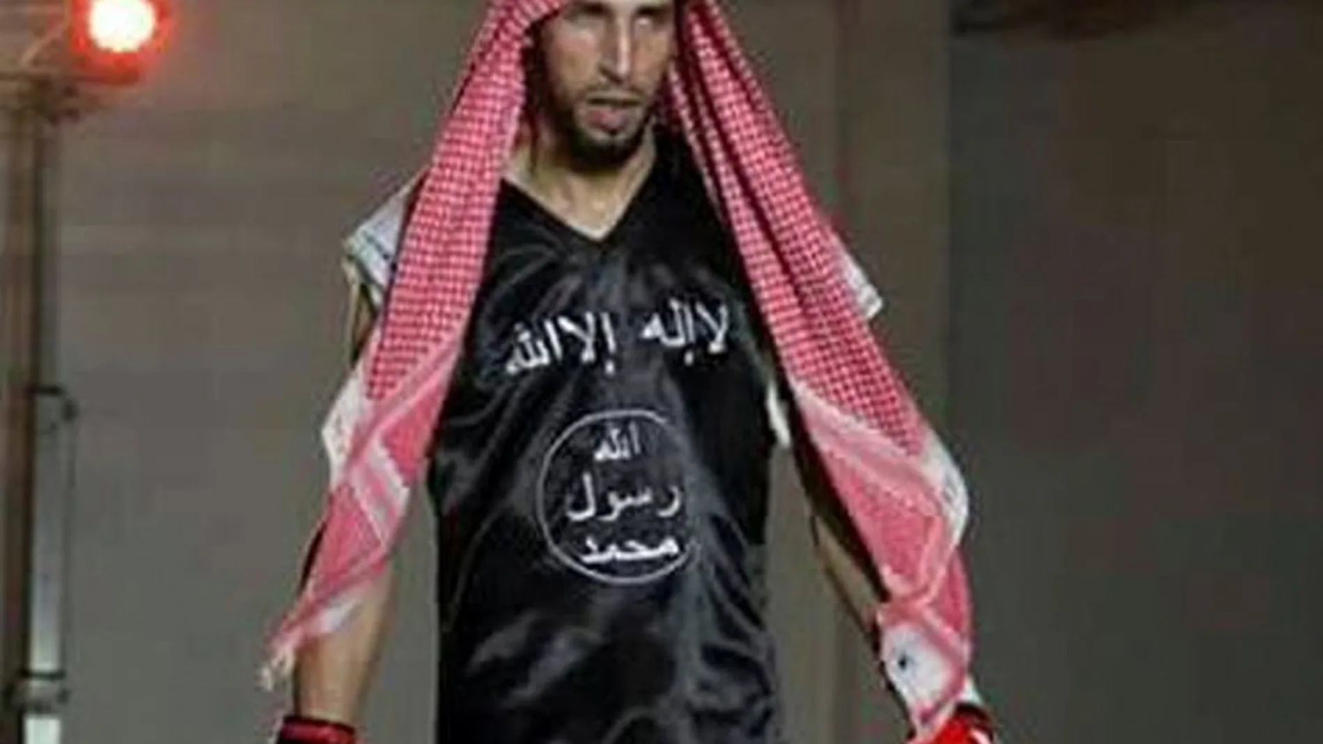 Moutaharrik Abderrahim, quien practicaba kickboxing a un cierto nivel y había llegado a subir al ring con una camiseta negra de Estado Islámico