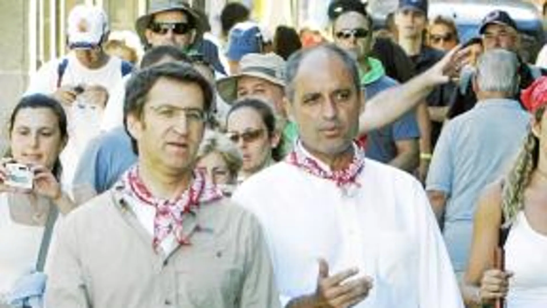 Feijóo y Camps piden a Santiago aplazar sus deudas con el Estado