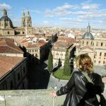 Panorámica de la ciudad de Salamanca, con la catedral nueva y la antigua al fondo