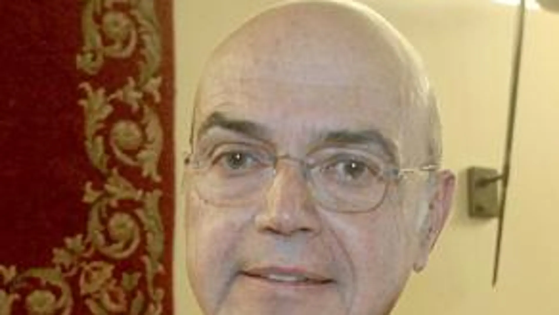 Antonio Angulo sustituye hoy a Méndez de Lugo al frente del TSJA tras quince años de Presidencia