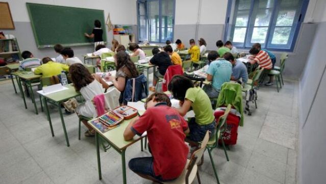 La Junta de Andalucía respalda al profesor denunciado por hablar de jamón en clase