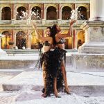 Los ángeles de Victoria's Secret... hacen que nieve en pleno verano