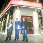 De izquierda a derecha, los ex vicepresidentes tercero y primero de Cajasur, Juan Ojeda y Salvador Blanco, y el secretario general del PSOE, J. Pablo Durán