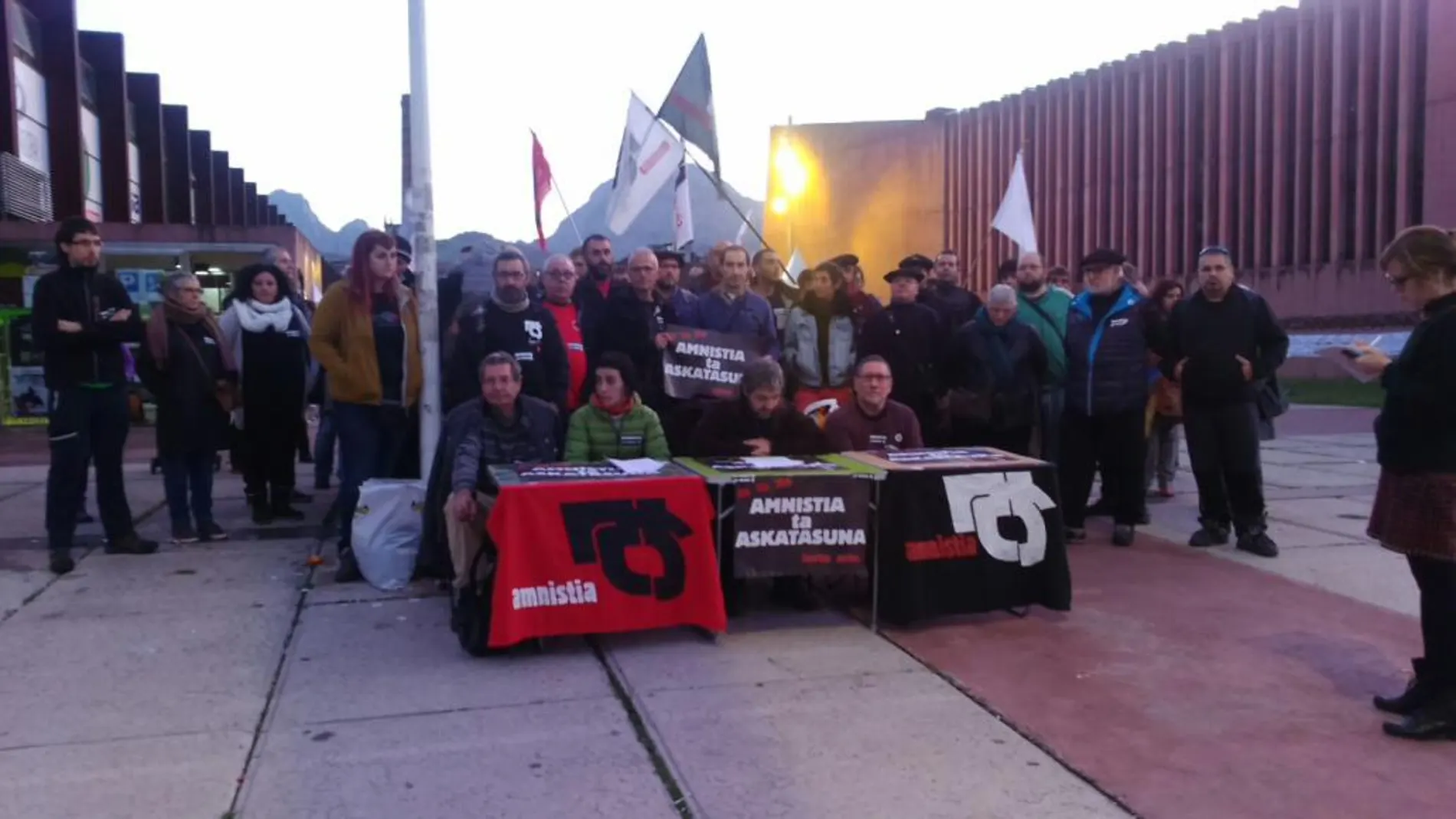 Rueda de prensa de «Movimiento por la Amnistía y contra la Represión», también denominado ATA