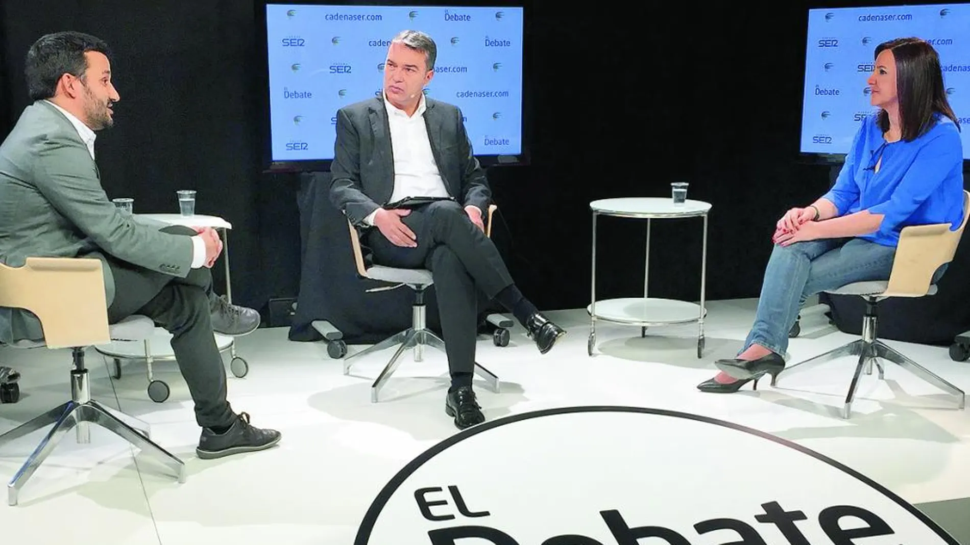 Vicent Marzà, Bernardo Guzmán y María José Català durante el debate que emitió ayer la Cadena Ser de Valencia