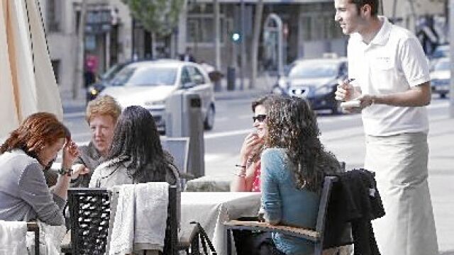 El sector servicios volvió a ser en el que más puestos de trabajo se crearon