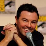 Seth MacFarlane se cuela en Matrix para promocionar los Oscars