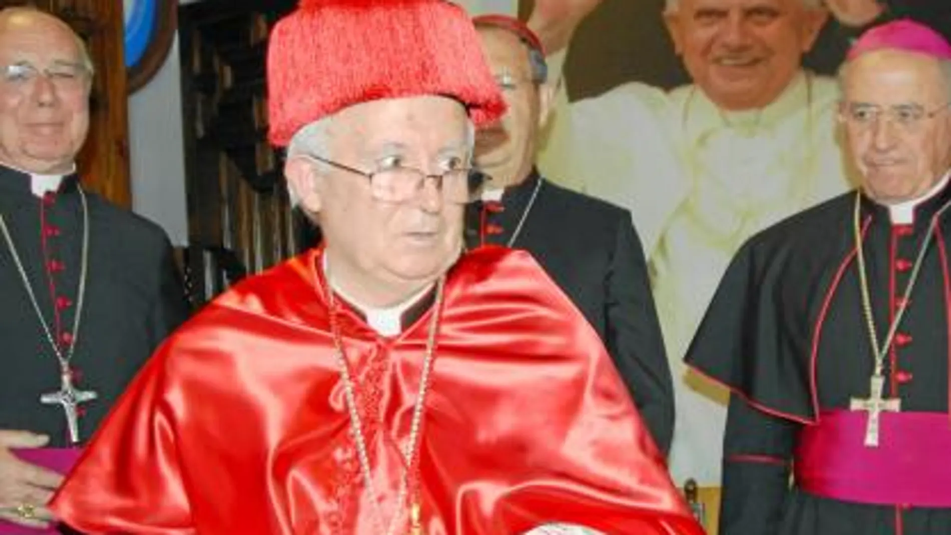 Los obispos de Zaragoza, Burgos, Cartagena, Albacete y Orihuela acompañaron al cardenal en su investidura