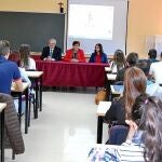 La rectora de la Universidad Católica de Ávila, María del Rosario Sáez Yuguero, da la bienvenida a los alumnos