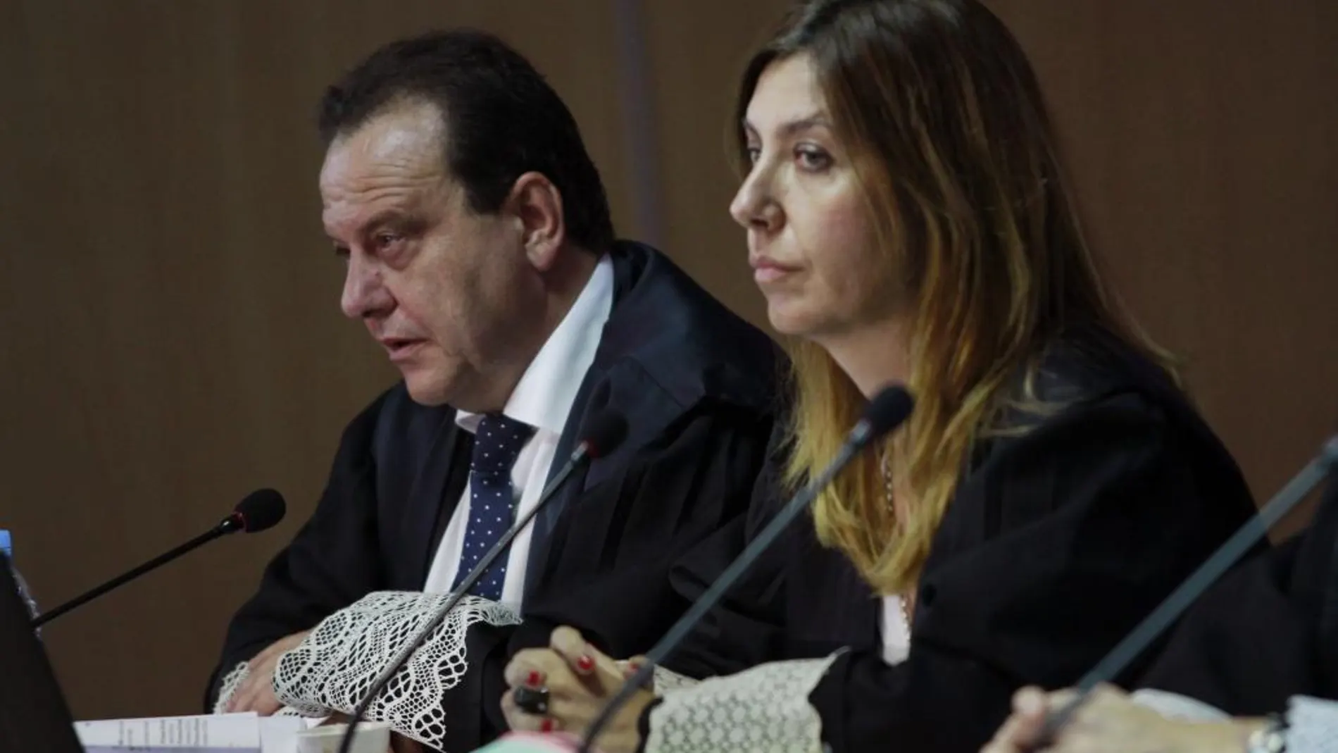 Los fiscales anticorrupción Pedro Horrach y Ana Lamas durante el juicio del caso Nóos.