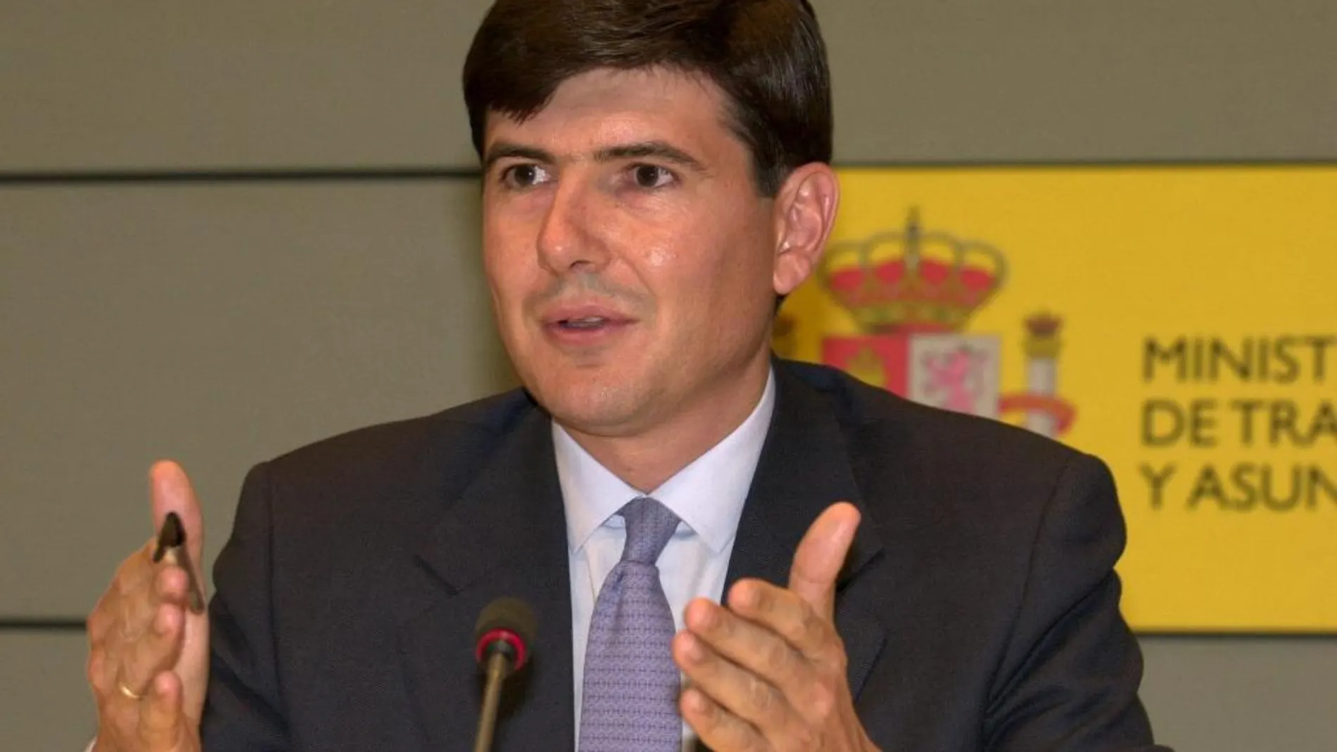 El ministro de Trabajo y Asuntos Sociales, Manuel Pimentel