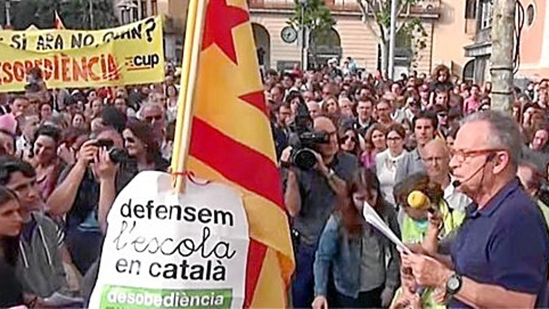 Protesta en defensa del catalán en mayo porque un padre había solicitado que su hijo estudiase asignaturas en castellano
