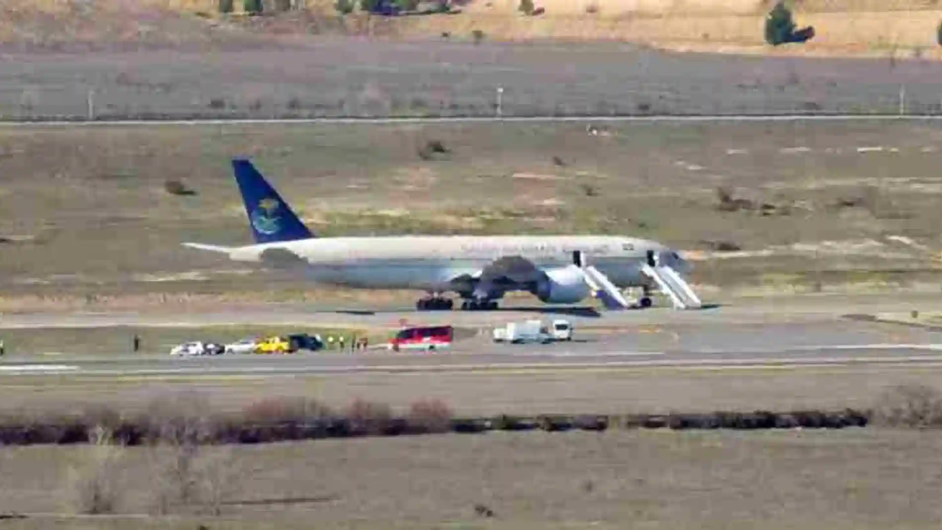 Imagen del avión estacionado en la pista 36L del aeropuerto de Madrid Barajas