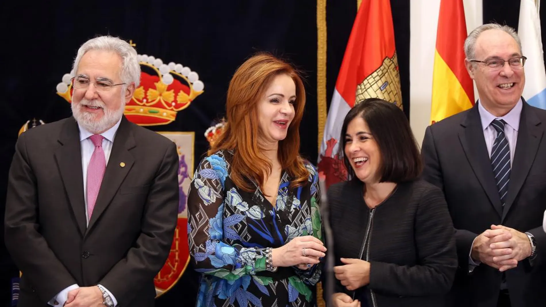 El presidente del Parlamento de Galicia, Miguel Ángel Santalices; la presidenta de las Cortes, Silvia Clemente; la de la Coprepa y de Canarias, Carolina Darías y el de Andalucía, Juan Pablo Durán, en el encuentro celebrado en Valladolid