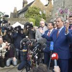 Nigel Farage realiza declaraciones a la prensa frente al Palacio de Westminster