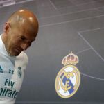 El técnico francés del Real Madrid, Zinedine Zidane, durante la rueda de prensa posterior la entrenamiento realizado hoy en la Ciudad Deportiva de Valdebebas para preparar el partido que mañana los enfrenta al Athletic de Bilbao